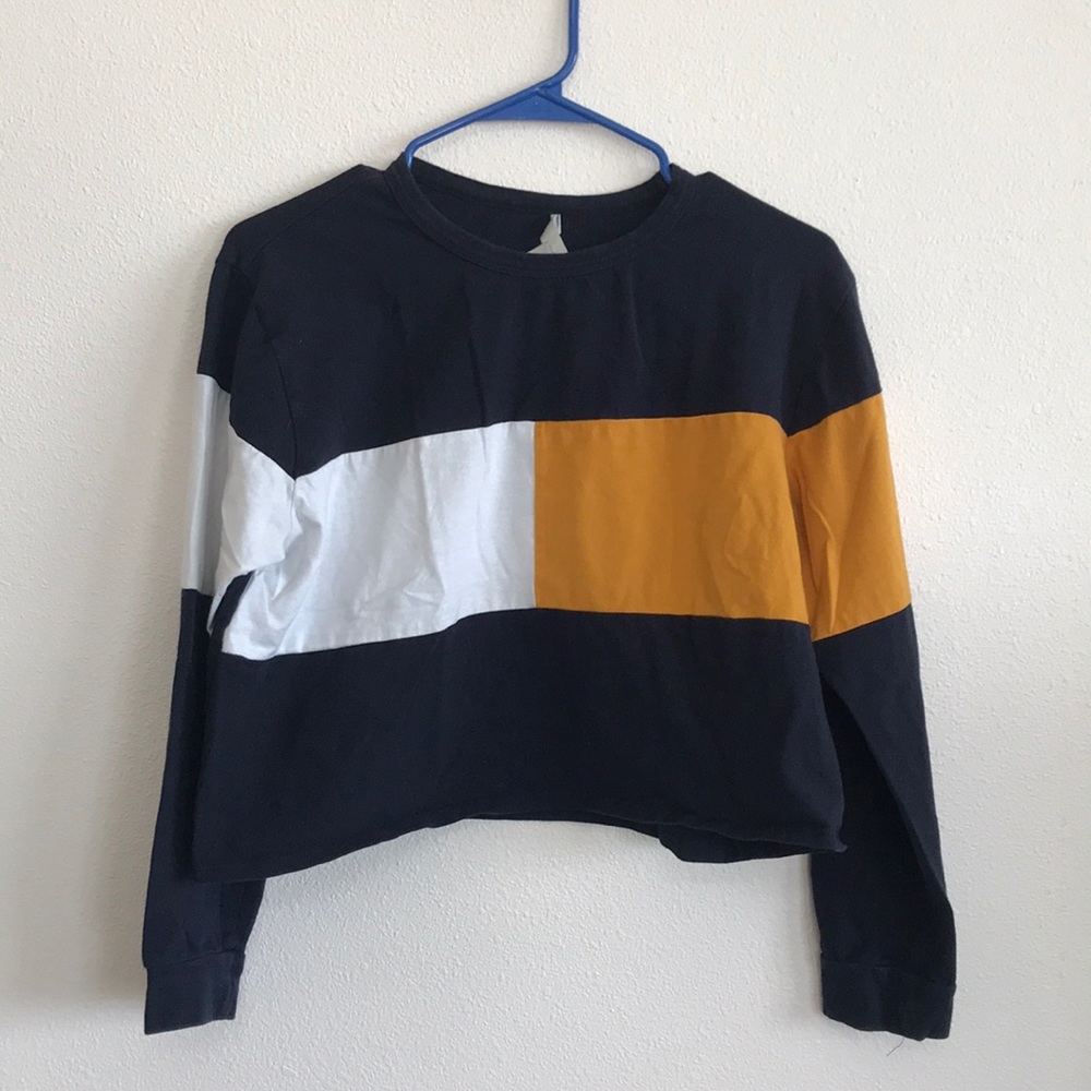 slightly cropped long sleeve tee